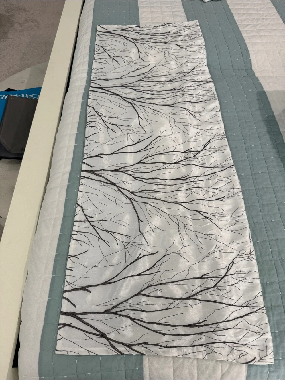 Neutral Tree-Branch Window Valance - White and Brown